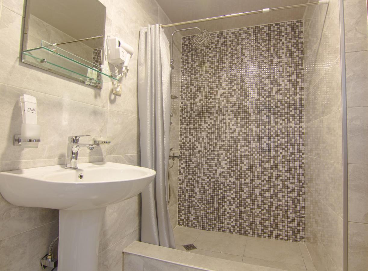 Lileo Inn Hotel Местия Экстерьер фото