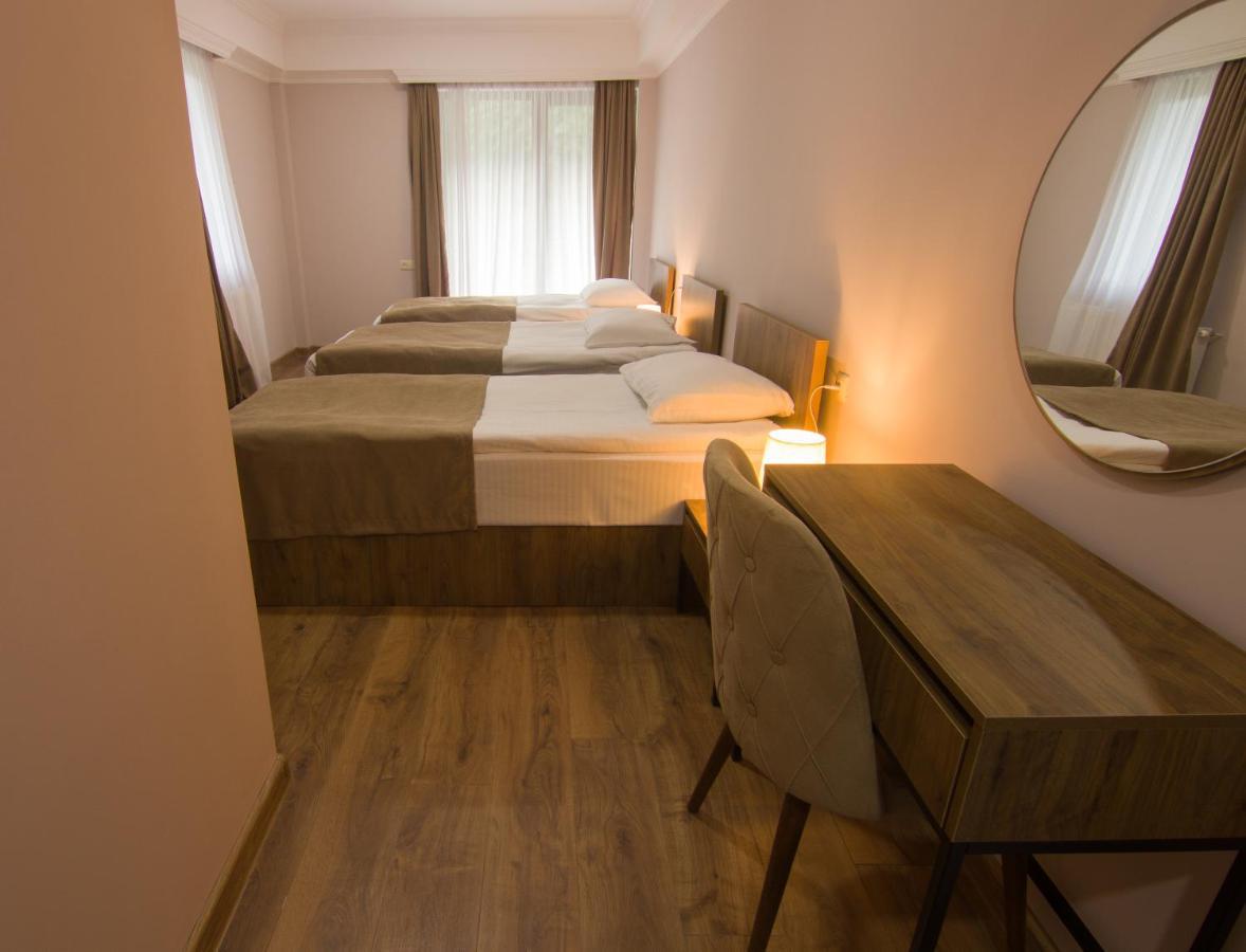 Lileo Inn Hotel Местия Экстерьер фото