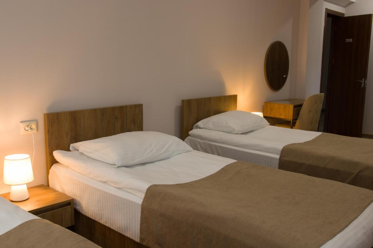 Lileo Inn Hotel Местия Экстерьер фото