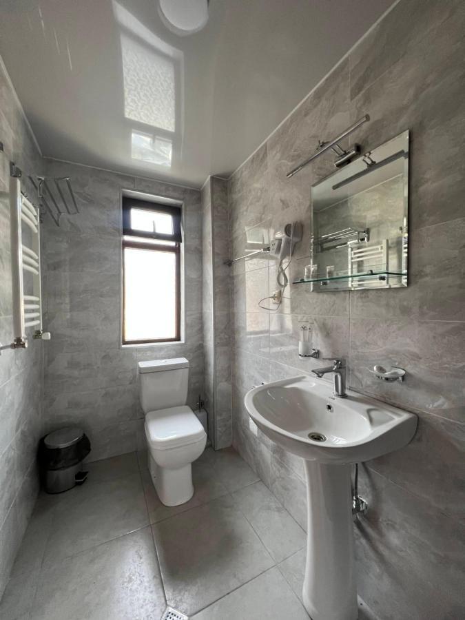 Lileo Inn Hotel Местия Экстерьер фото